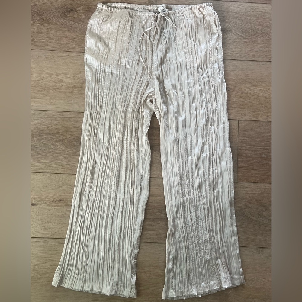 H&M Cream Pleated Wide-Leg Pants size XL